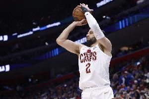 上首发也白搭！斯特鲁斯6中2仅拿5分2篮板2助攻